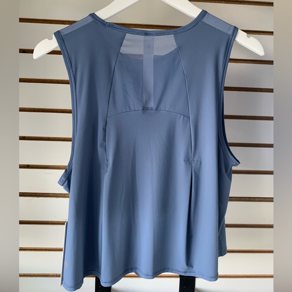 Sculpt Cropped Tank - Picture 2 of 5